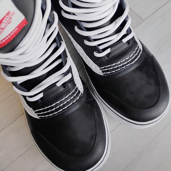 VANS NEW Standard Snow MTE Boots - Picture 8 of 15